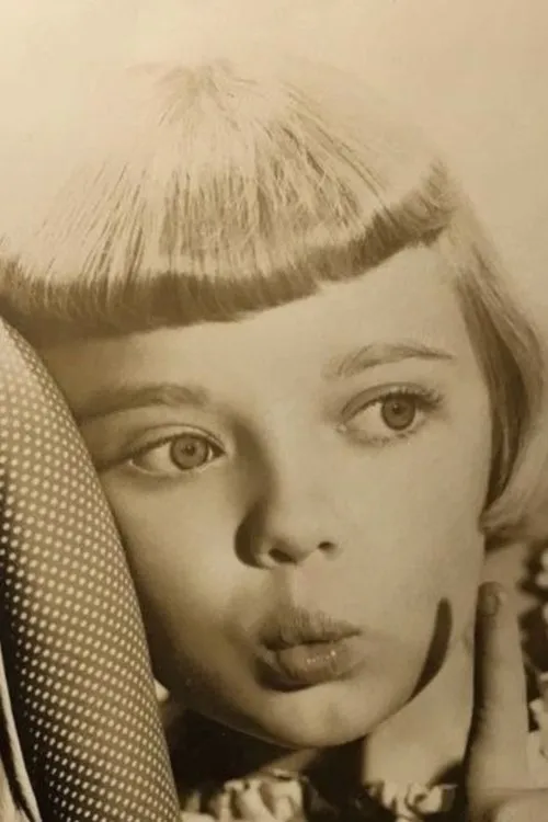 Patti Hale interpretando a Sprat (as Diana Hale)