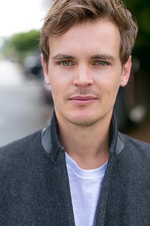 Paul Barton interpretando a Terrance