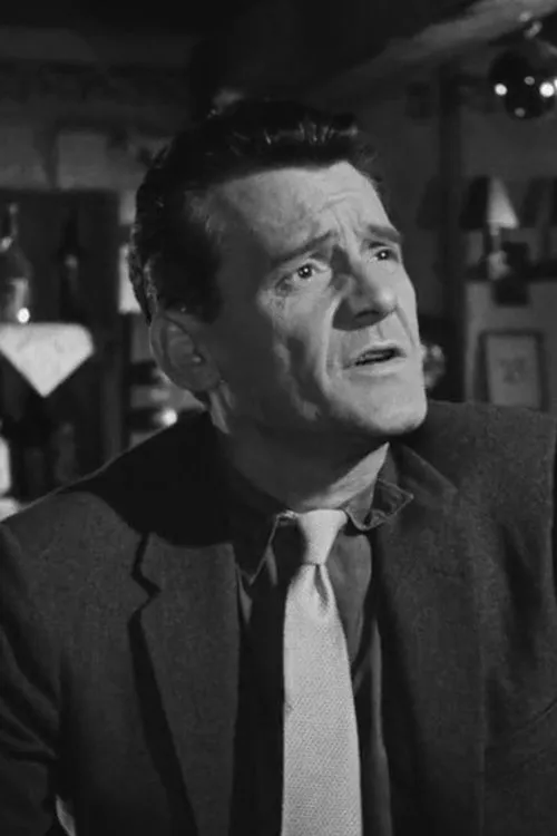 Paul Descombes interpretando a Von Edwige (voice)