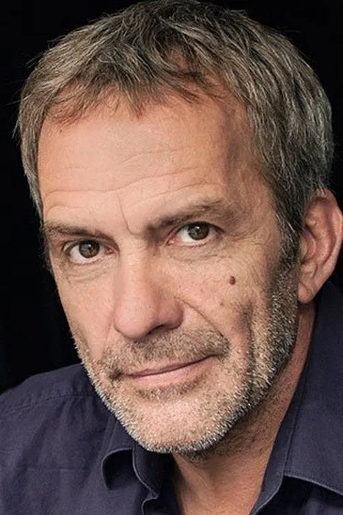 Paul Frielinghaus — personaje: Dr. Markus Lessing