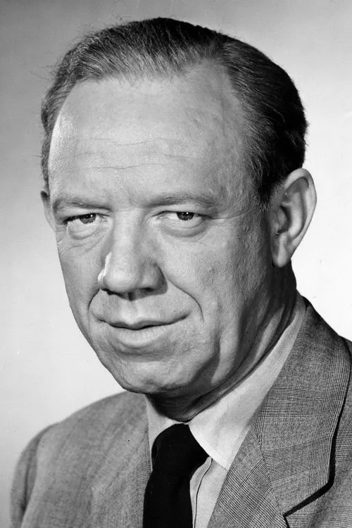 Paul Hartman — personaje: James Medwick