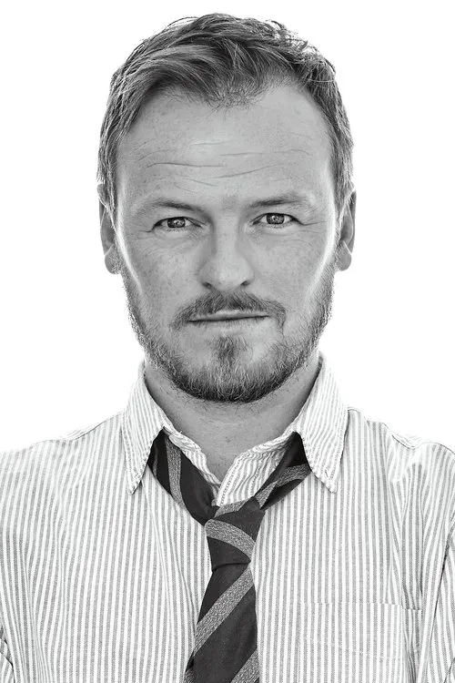 Paul Reid interpretando a Rory McMahon