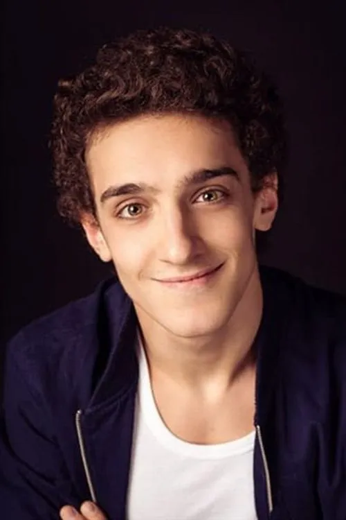 Paul Scarfoglio interpretando a Yvan