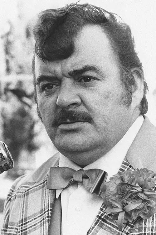 Paul Shane interpretando a Baldring