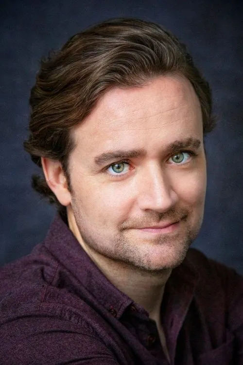 Paul Sheehan interpretando a Connor Mccloud