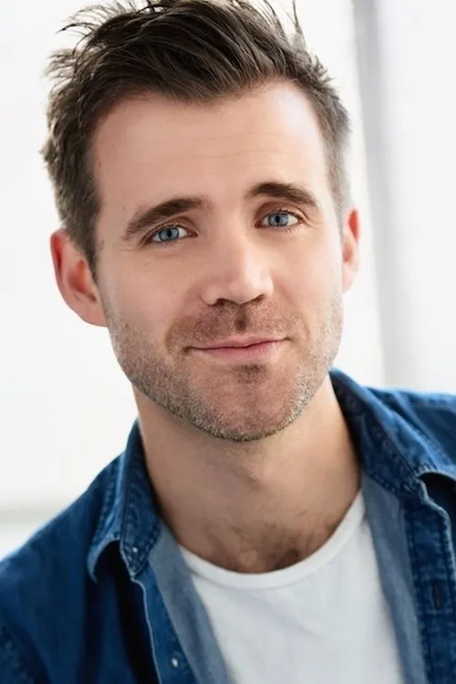 Paul Verhoeven interpretando a Bartender