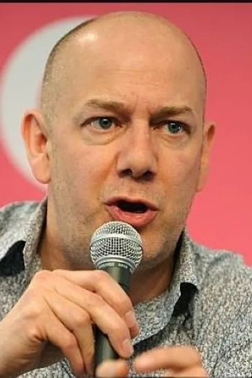 Paul Viragh interpretando a Paul Viragh