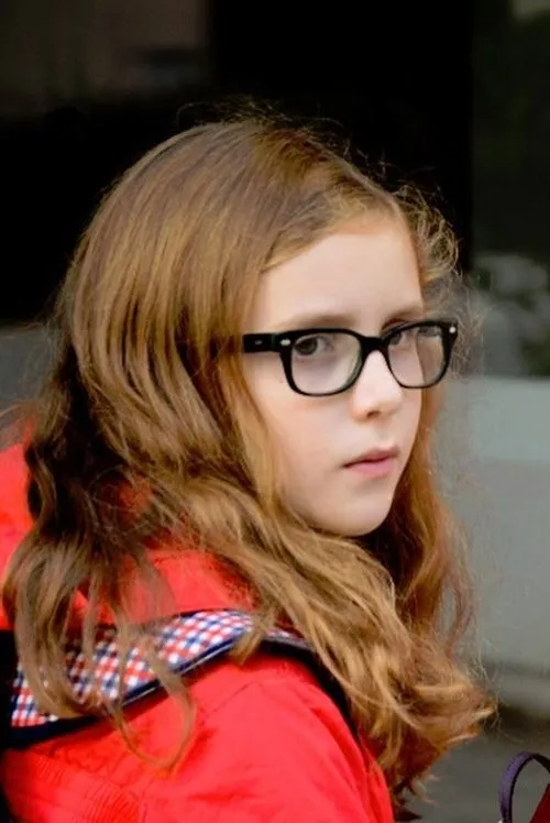 Paula Denis interpretando a Alice