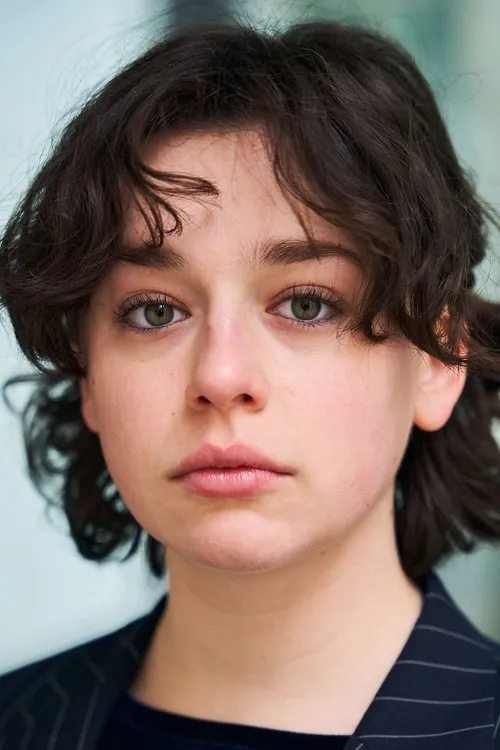 Paula Schindler interpretando a Christina