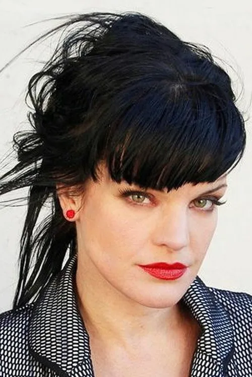 Pauley Perrette interpretando a Mom