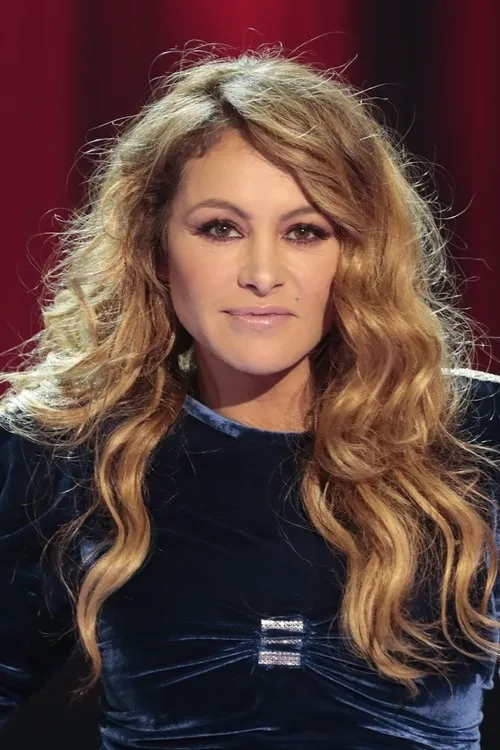 Paulina Rubio interpretando a Self