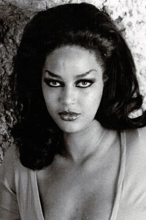 Lee Partridge ha trabajado con Pauline Peart en 1 ocasiones