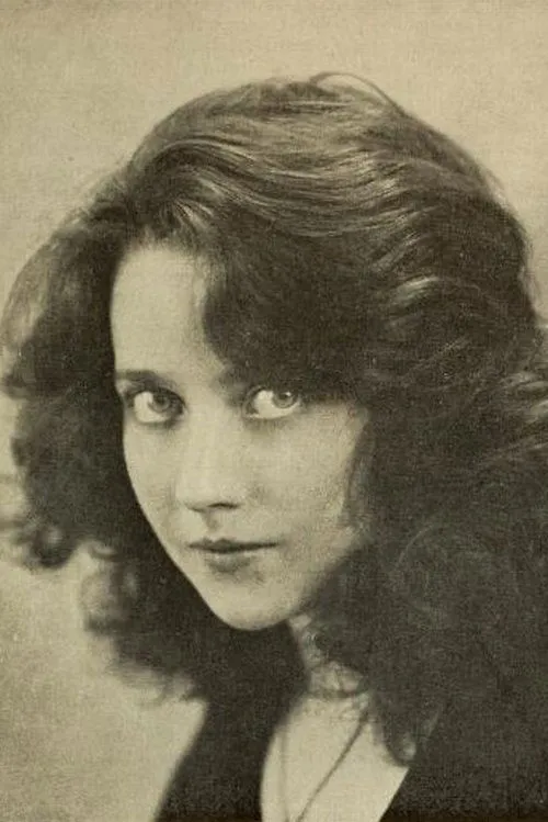 Pauline Po interpretando a Ophélie / Juliette