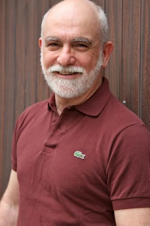 Paulo Campani interpretando a