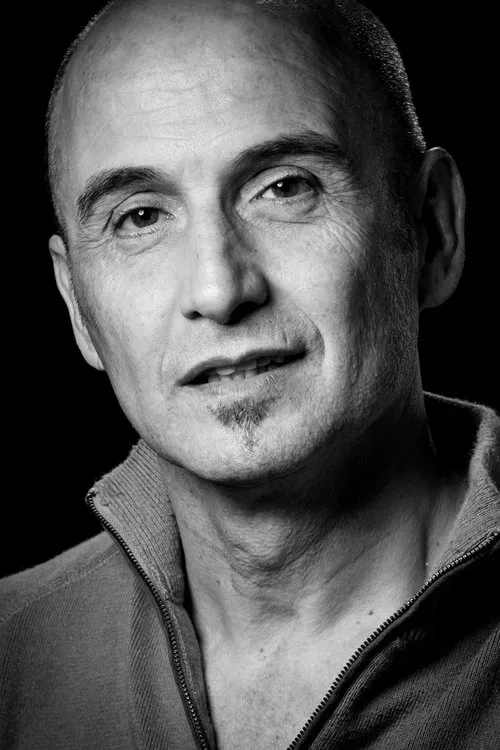 Tom Hardy ha trabajado con Paulo Filipe en 1 ocasiones