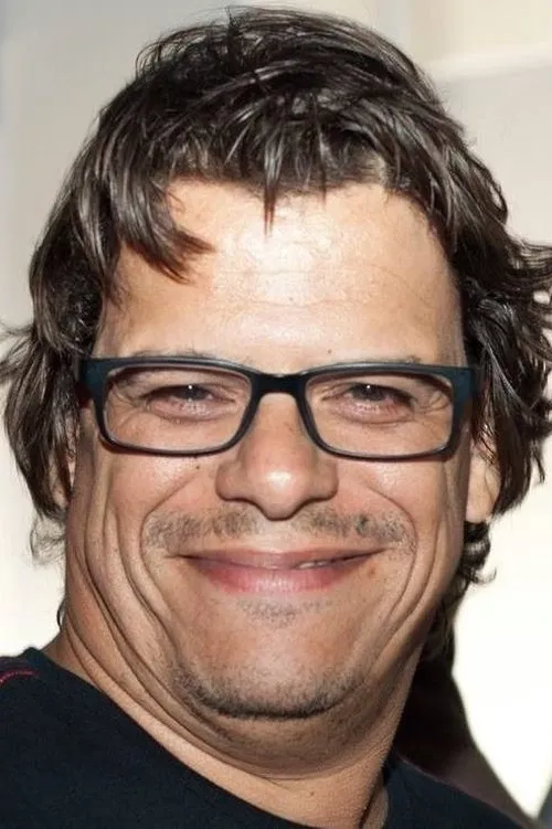 Foto de perfil del actor Paulo Lázaro en el reparto