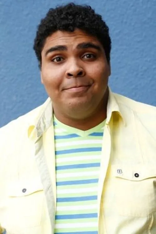 Paulo Vieira interpretando a Dudu Lambert