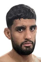 Iain Postlethwaite ha trabajado con Pav Sahota en 1 ocasiones