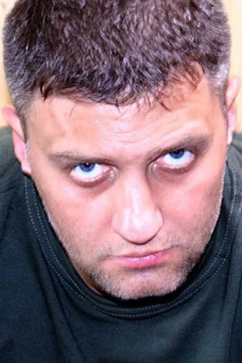 Pavel Klimov interpretando a Dobrynya Nikitich / Koshcheev's Bodyguard