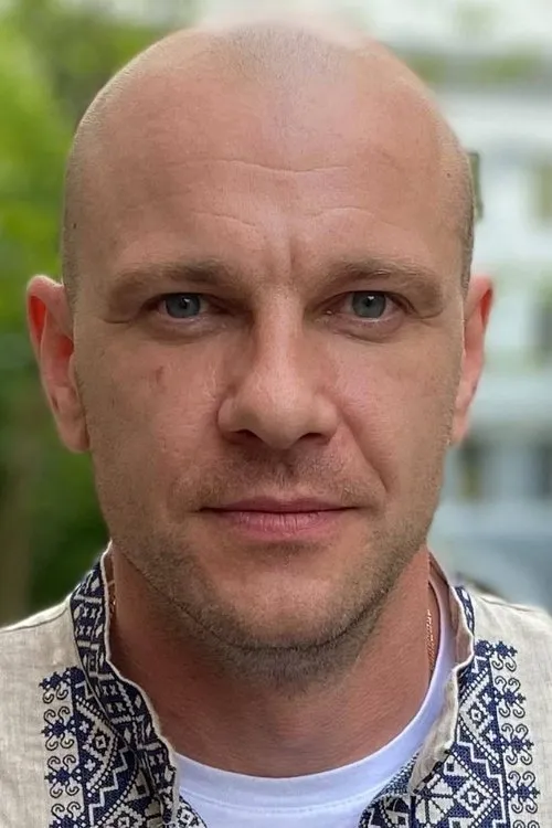 Павло Вишняков interpretando a Rovnyi