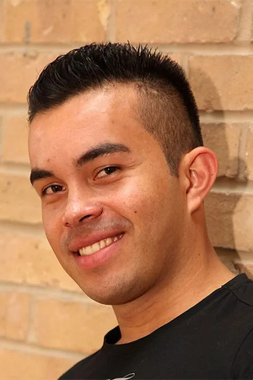 Pedro G interpretando a (archive footage)