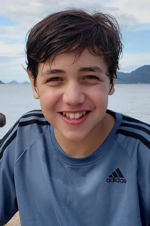 Pedro Henrique Motta interpretando a Pippo