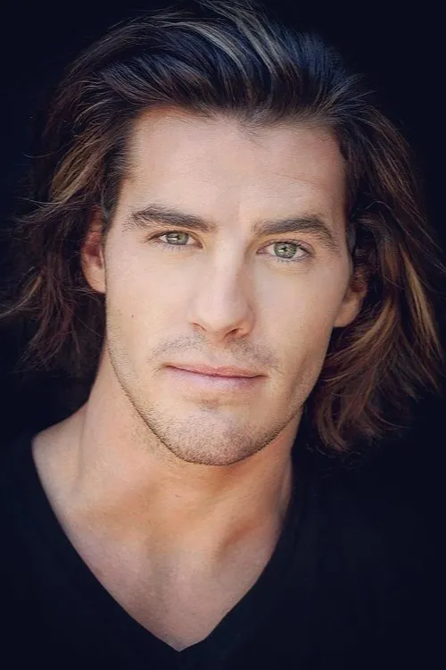 Pedro Sousa — personaje: Simão