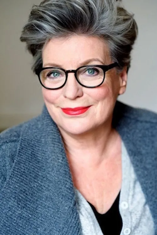 Peggy Lukac interpretando a Mary-Lou Wörlitz