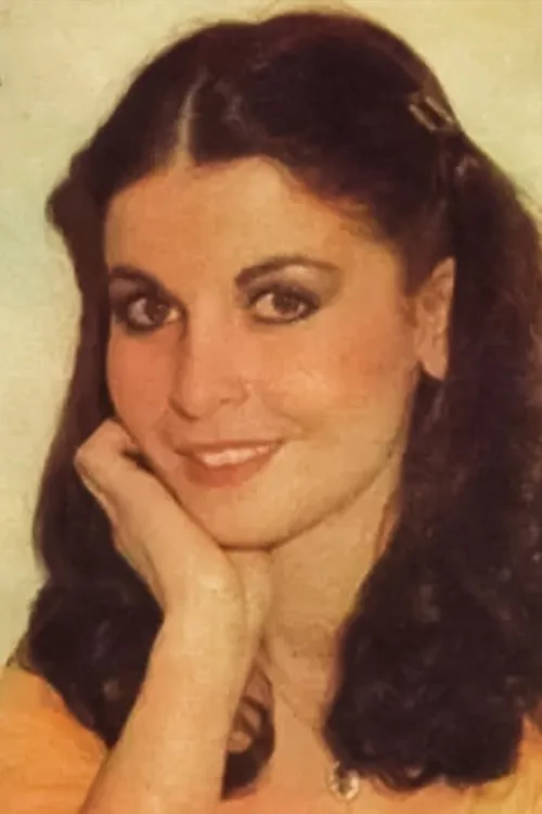 Pembe Mutlu interpretando a Ayse