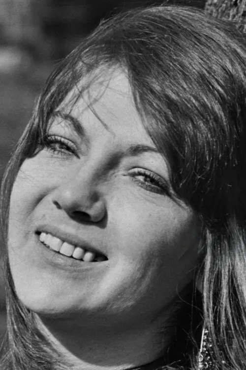 Penny Leatherbarrow interpretando a WPS Blackbird