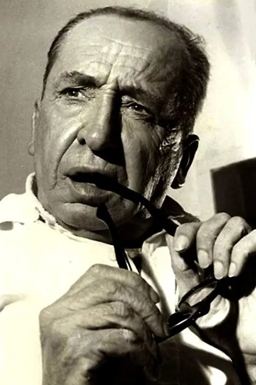 Pepe Arias interpretando a Víctor Abate