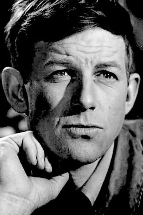 Per Asplin interpretando a Erik Langseth, filolog og gast