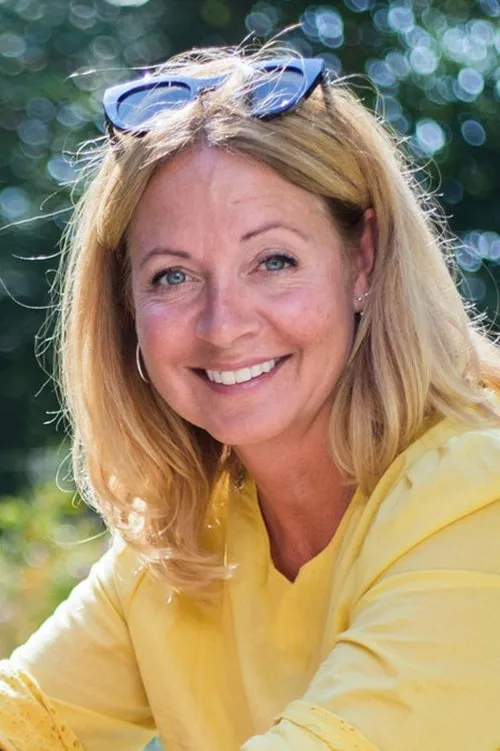 Pernilla Månsson Colt — personaje: Host