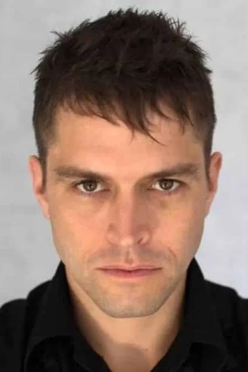 Pete Bennett — personaje: Des