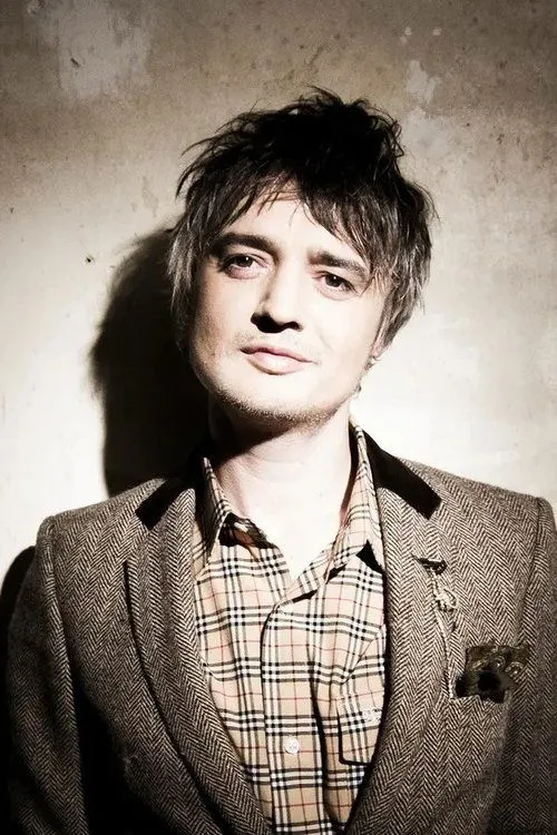 Pete Doherty interpretando a Self