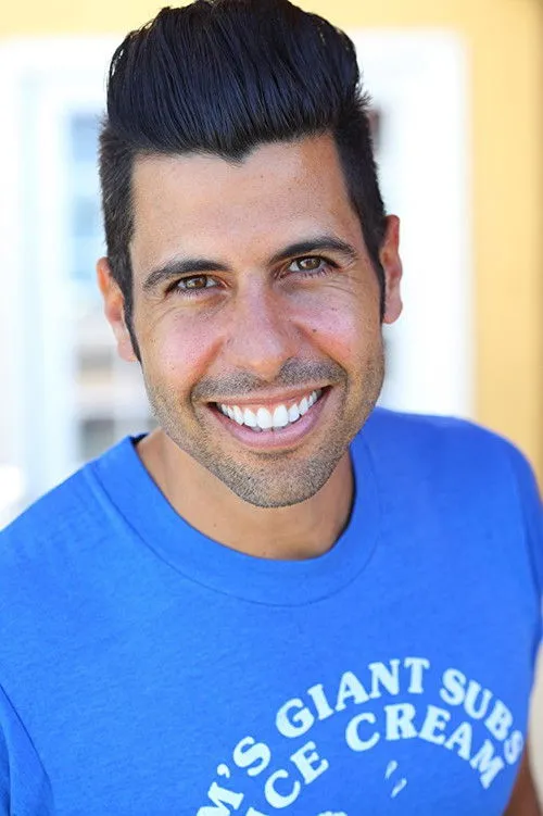 Alonzo Bodden ha trabajado con Pete Giovine en 1 ocasiones