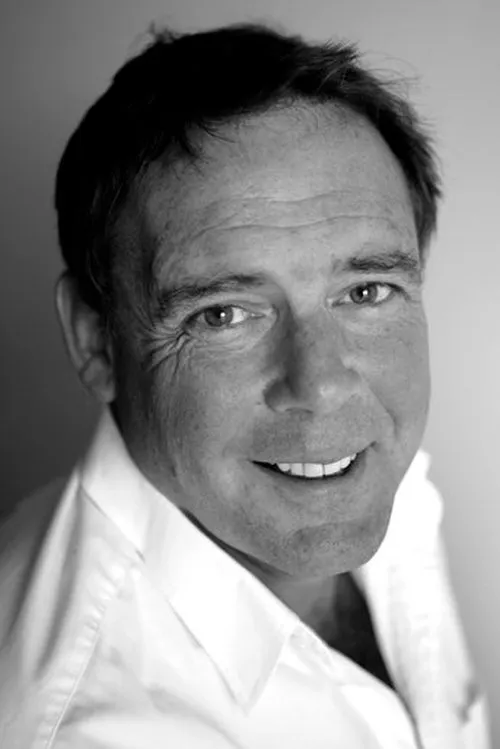 Peter Bensley — personaje: Jeff Hawker