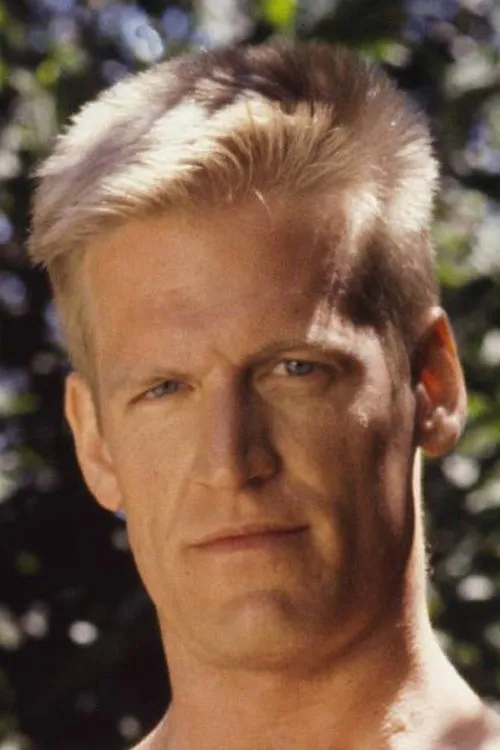 Peter Dixon interpretando a 