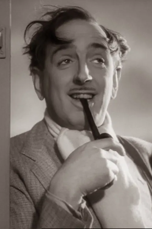 Peter Haddon interpretando a Major Basil Beagle