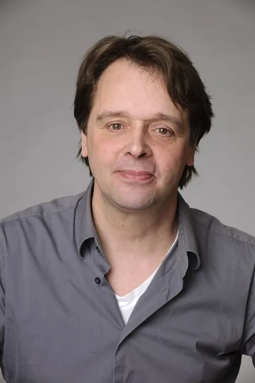 Peter Lusse — personaje: Roel