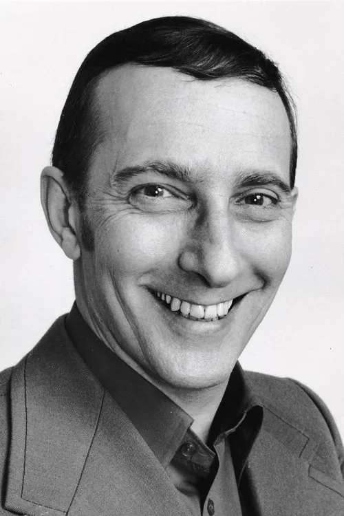 Peter Miles interpretando a Nyder (archive recording)