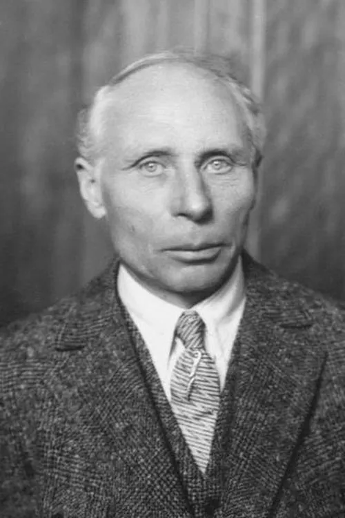 Peter S. Andersen interpretando a Gamle Kræn Rævsgaard