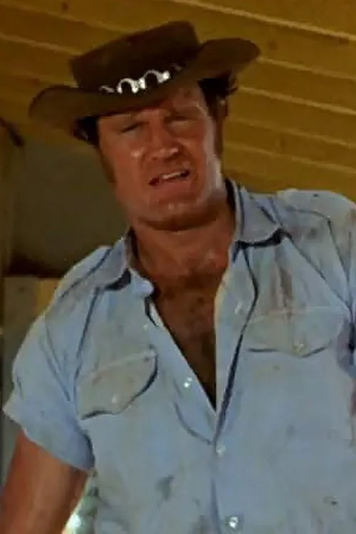 Peter Whittle interpretando a Joe