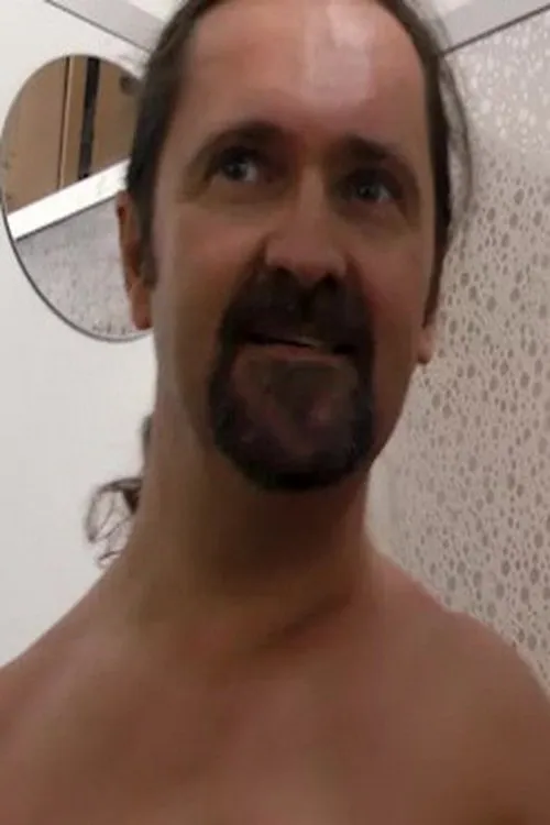 Sarah Dark ha trabajado con Peterle en 1 ocasiones