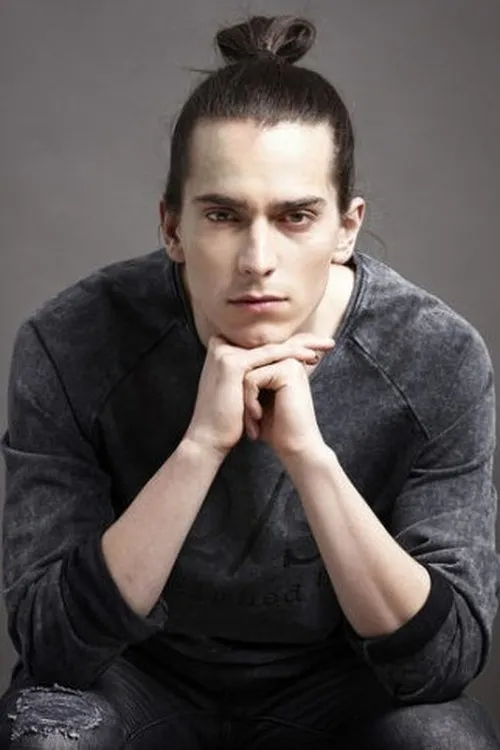 Petja Labović interpretando a Anton