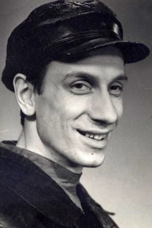 Пётр Меркурьев interpretando a 