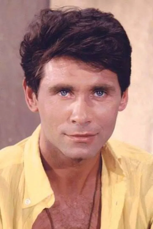 Φαίδων Γεωργίτσης interpretando a Charlie