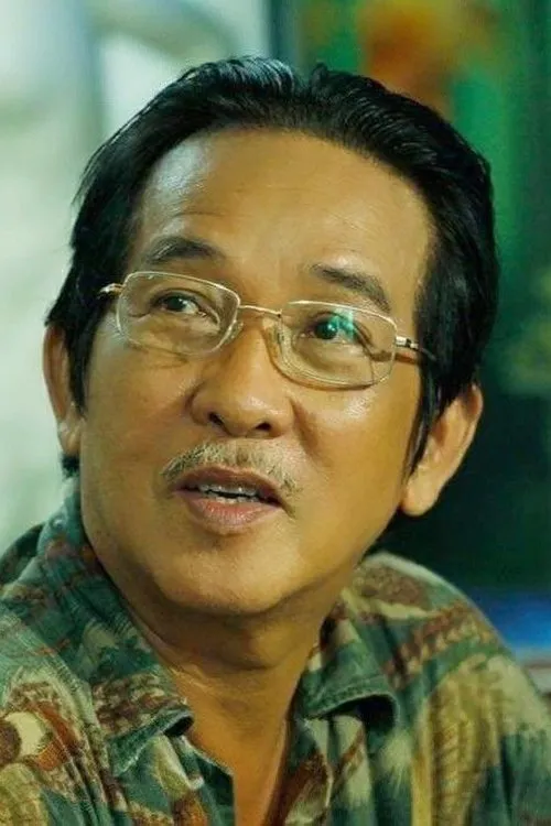 Phan Tấn Thi interpretando a