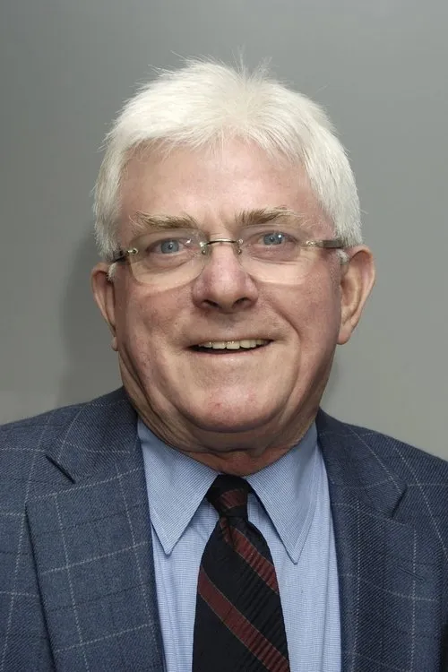 Phil Donahue interpretando a Self