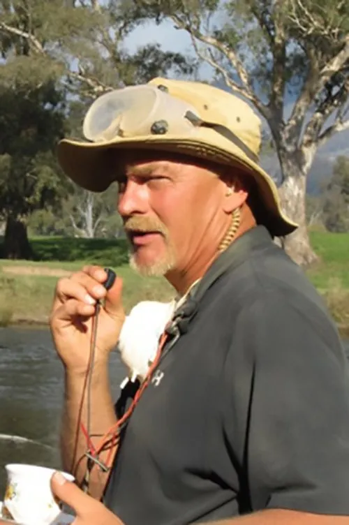 Philip A. Patterson interpretando a Self - First Assistant Director